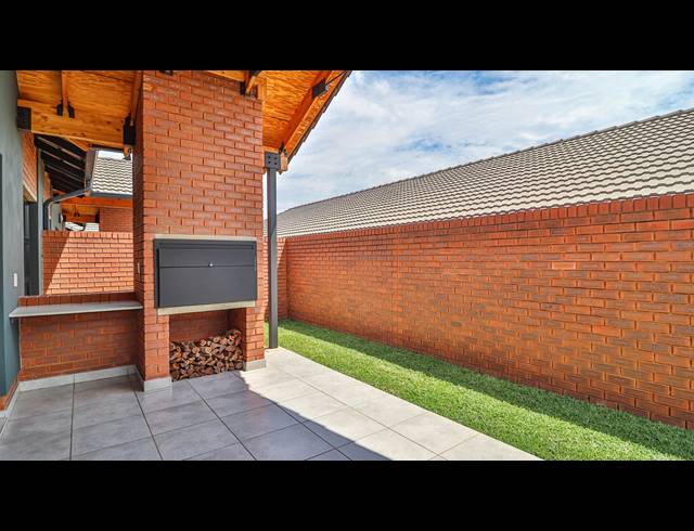 3 BEDROOM SIMPLEX FOR SALE IN OLYMPUS AH